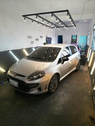 FIAT PUNTO 1.8 BLACKMOTION 16V FLEX 4P MANUAL FIAT PUNTO 1.8 BLACKMOTION 16V FLEX 4P MANUAL